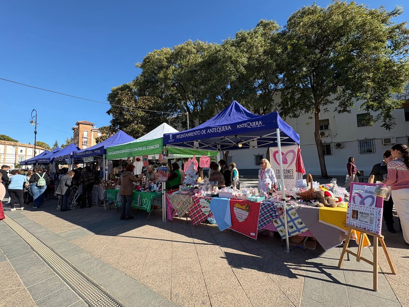 Mercadillo Solidario en Antequera